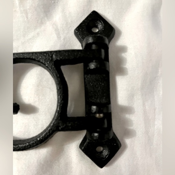 Cast Iron Cantilevered Swivel Decor Hook - Picture 4 of 8